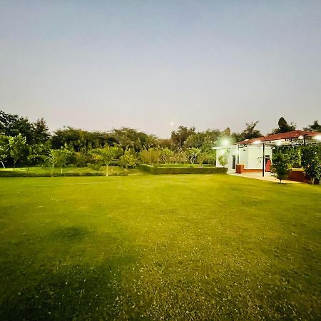 Anantam Aravali Villa Гургаон Екстериор снимка